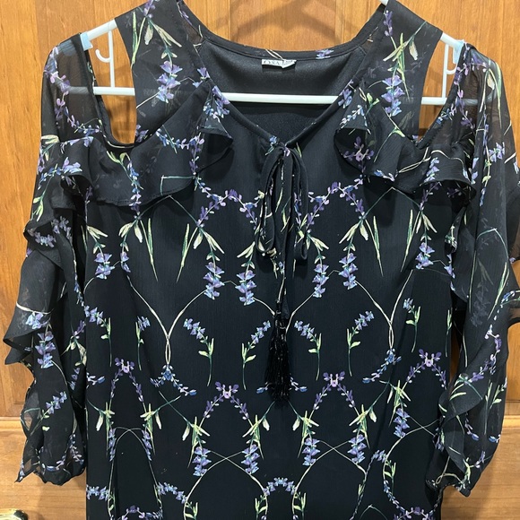 Q & A Phillips Cold Shoulder Dress, MP - Picture 2 of 3